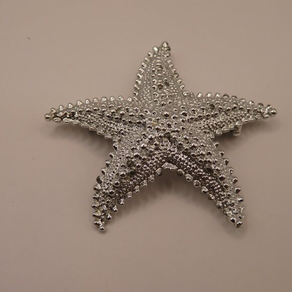 Starfish Silver Tone  Brooch - Picture 2 of 5